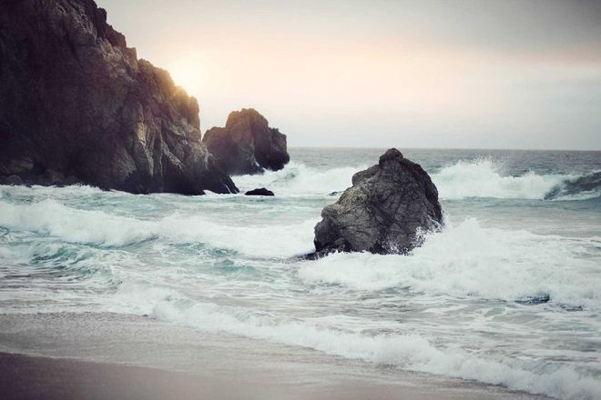 Waves on the rocks
